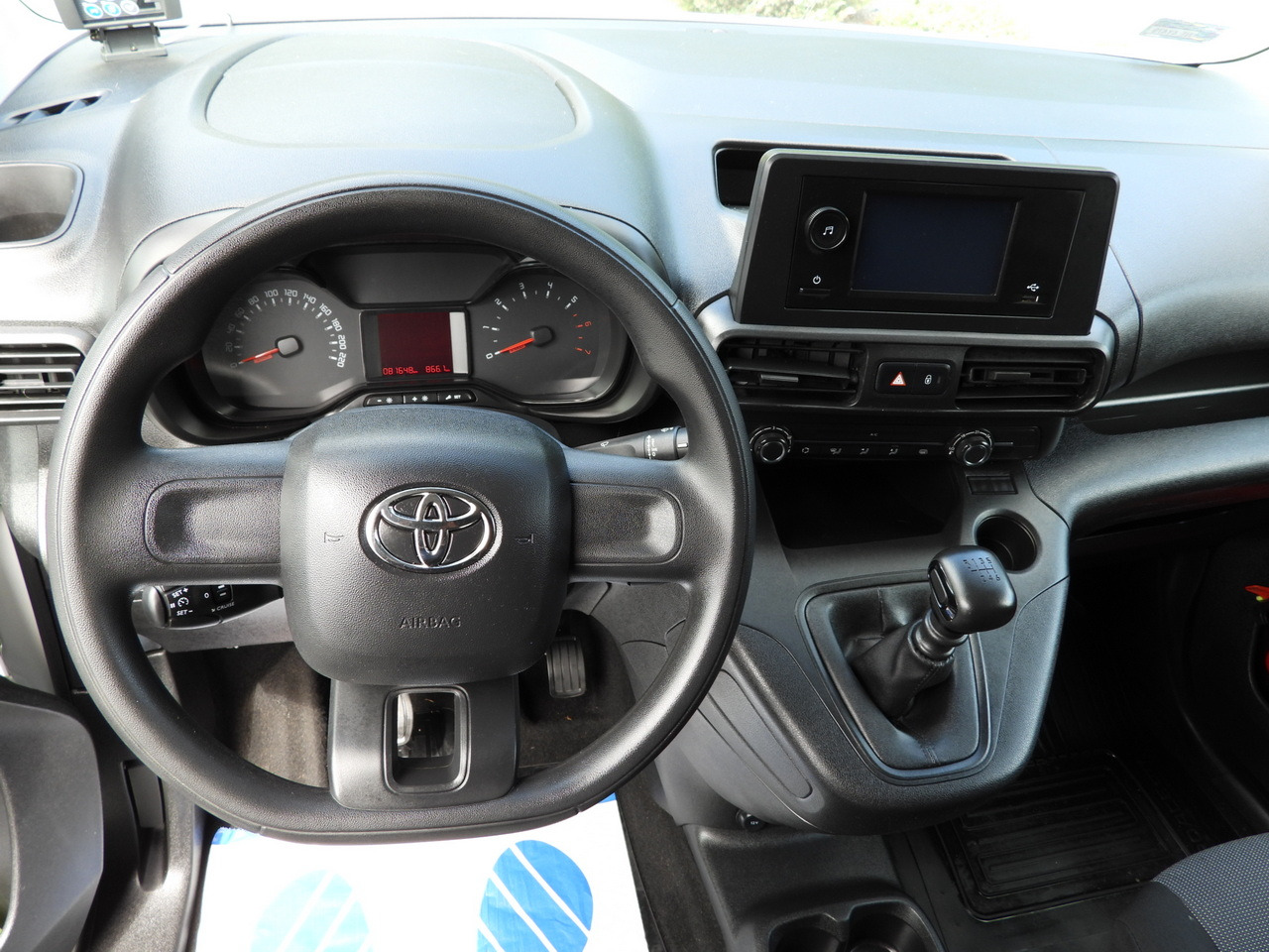 Locação de TOYOTA PROACE CITY REFRIGERATOR VAN -15*C POWER SUPPLY 230V CRUISE CONTROL AIR CONDITIONING 100HP TOYOTA PROACE CITY REFRIGERATOR VAN -15*C POWER SUPPLY 230V CRUISE CONTROL AIR CONDITIONING 100HP: foto 28 Locação de TOYOTA PROACE CITY REFRIGERATOR VAN -15*C POWER SUPPLY 230V CRUISE CONTROL AIR CONDITIONING 100HP TOYOTA PROACE CITY REFRIGERATOR VAN -15*C POWER SUPPLY 230V CRUISE CONTROL AIR CONDITIONING 100HP: foto 28