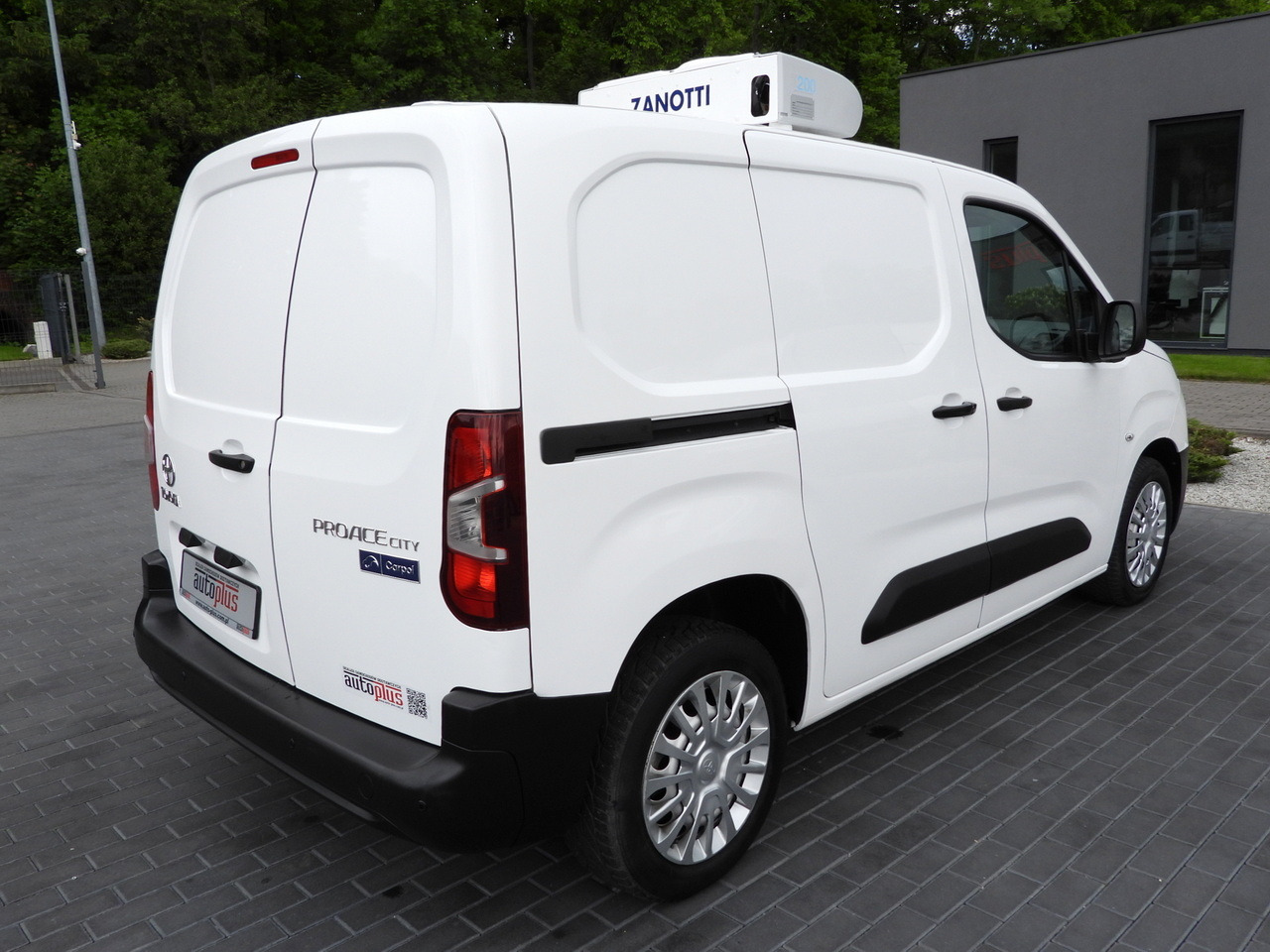 Locação de TOYOTA PROACE CITY REFRIGERATOR VAN -15*C POWER SUPPLY 230V CRUISE CONTROL AIR CONDITIONING 100HP TOYOTA PROACE CITY REFRIGERATOR VAN -15*C POWER SUPPLY 230V CRUISE CONTROL AIR CONDITIONING 100HP: foto 15 Locação de TOYOTA PROACE CITY REFRIGERATOR VAN -15*C POWER SUPPLY 230V CRUISE CONTROL AIR CONDITIONING 100HP TOYOTA PROACE CITY REFRIGERATOR VAN -15*C POWER SUPPLY 230V CRUISE CONTROL AIR CONDITIONING 100HP: foto 15