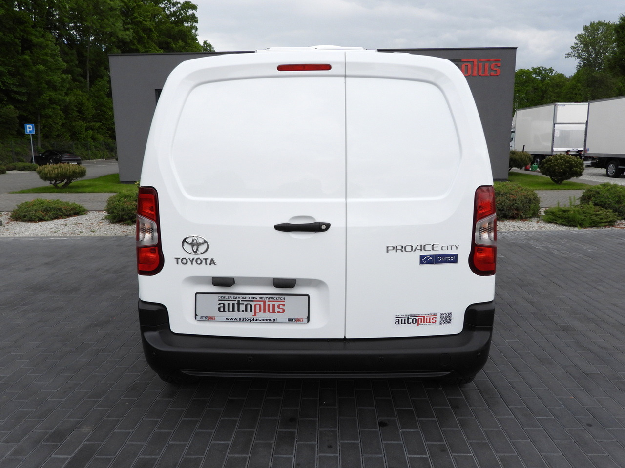 Locação de TOYOTA PROACE CITY REFRIGERATOR VAN -15*C POWER SUPPLY 230V CRUISE CONTROL AIR CONDITIONING 100HP TOYOTA PROACE CITY REFRIGERATOR VAN -15*C POWER SUPPLY 230V CRUISE CONTROL AIR CONDITIONING 100HP: foto 11 Locação de TOYOTA PROACE CITY REFRIGERATOR VAN -15*C POWER SUPPLY 230V CRUISE CONTROL AIR CONDITIONING 100HP TOYOTA PROACE CITY REFRIGERATOR VAN -15*C POWER SUPPLY 230V CRUISE CONTROL AIR CONDITIONING 100HP: foto 11