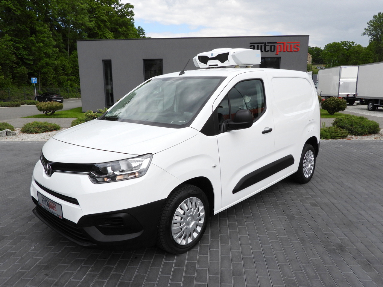 Locação de TOYOTA PROACE CITY REFRIGERATOR VAN -15*C POWER SUPPLY 230V CRUISE CONTROL AIR CONDITIONING 100HP TOYOTA PROACE CITY REFRIGERATOR VAN -15*C POWER SUPPLY 230V CRUISE CONTROL AIR CONDITIONING 100HP: foto 16 Locação de TOYOTA PROACE CITY REFRIGERATOR VAN -15*C POWER SUPPLY 230V CRUISE CONTROL AIR CONDITIONING 100HP TOYOTA PROACE CITY REFRIGERATOR VAN -15*C POWER SUPPLY 230V CRUISE CONTROL AIR CONDITIONING 100HP: foto 16