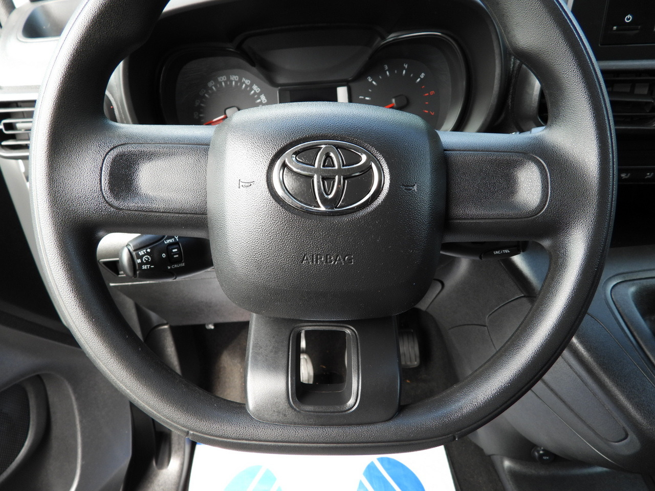 Locação de TOYOTA PROACE CITY REFRIGERATOR VAN -15*C POWER SUPPLY 230V CRUISE CONTROL AIR CONDITIONING 100HP TOYOTA PROACE CITY REFRIGERATOR VAN -15*C POWER SUPPLY 230V CRUISE CONTROL AIR CONDITIONING 100HP: foto 33 Locação de TOYOTA PROACE CITY REFRIGERATOR VAN -15*C POWER SUPPLY 230V CRUISE CONTROL AIR CONDITIONING 100HP TOYOTA PROACE CITY REFRIGERATOR VAN -15*C POWER SUPPLY 230V CRUISE CONTROL AIR CONDITIONING 100HP: foto 33