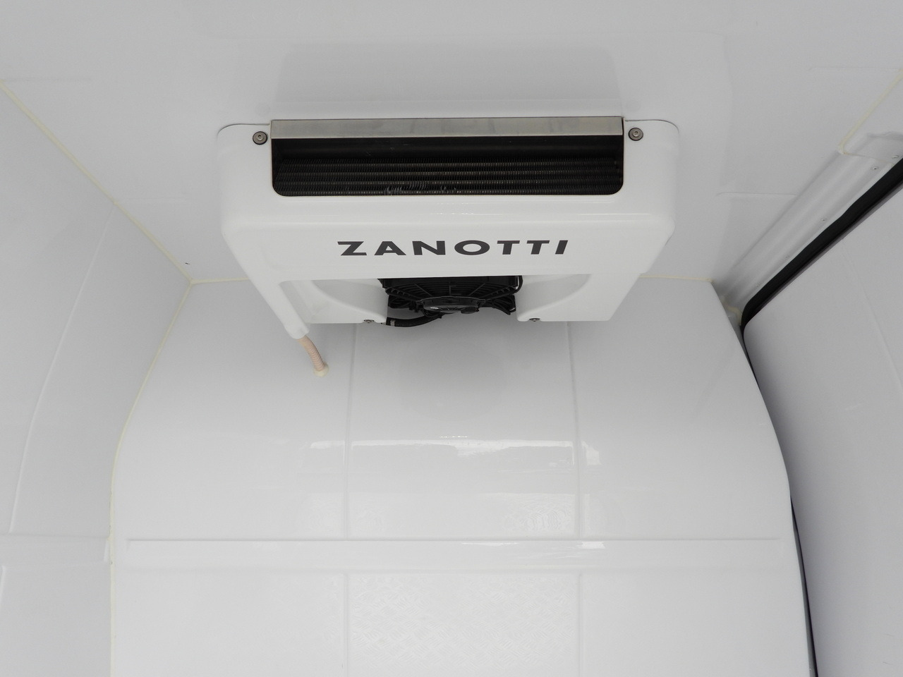 Locação de TOYOTA PROACE CITY REFRIGERATOR VAN -15*C POWER SUPPLY 230V CRUISE CONTROL AIR CONDITIONING 100HP TOYOTA PROACE CITY REFRIGERATOR VAN -15*C POWER SUPPLY 230V CRUISE CONTROL AIR CONDITIONING 100HP: foto 21 Locação de TOYOTA PROACE CITY REFRIGERATOR VAN -15*C POWER SUPPLY 230V CRUISE CONTROL AIR CONDITIONING 100HP TOYOTA PROACE CITY REFRIGERATOR VAN -15*C POWER SUPPLY 230V CRUISE CONTROL AIR CONDITIONING 100HP: foto 21