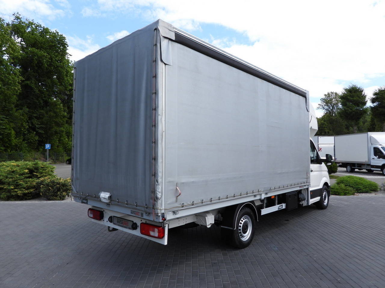 VOLKSWAGEN CRAFTER TARPAULIN 10 PALLETS WEBASTO CRUISE CONTROL AIR CONDITIONING 180HP - Furgão de toldo: foto 3 VOLKSWAGEN CRAFTER TARPAULIN 10 PALLETS WEBASTO CRUISE CONTROL AIR CONDITIONING 180HP - Furgão de toldo: foto 3