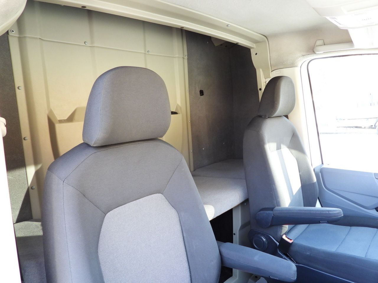 Locação de VOLKSWAGEN CRAFTER TARPAULIN 10 PALLETS WEBASTO CRUISE CONTROL LED LIGHTS  180HP VOLKSWAGEN CRAFTER TARPAULIN 10 PALLETS WEBASTO CRUISE CONTROL LED LIGHTS  180HP: foto 40