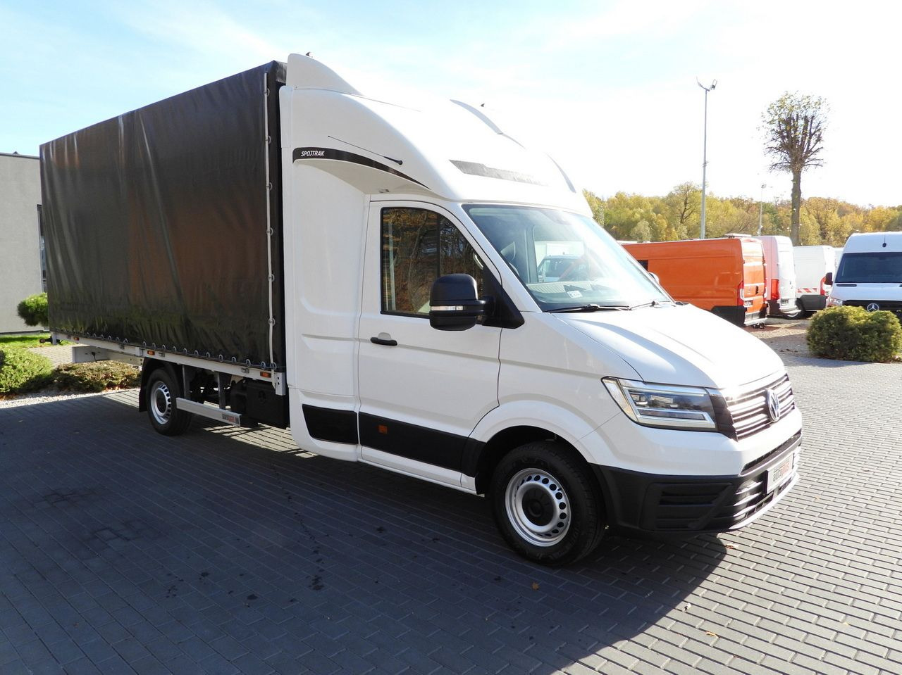 VOLKSWAGEN CRAFTER TARPAULIN 10 PALLETS WEBASTO CRUISE CONTROL LED LIGHTS 180HP - Furgão de toldo: foto 4 VOLKSWAGEN CRAFTER TARPAULIN 10 PALLETS WEBASTO CRUISE CONTROL LED LIGHTS 180HP - Furgão de toldo: foto 4