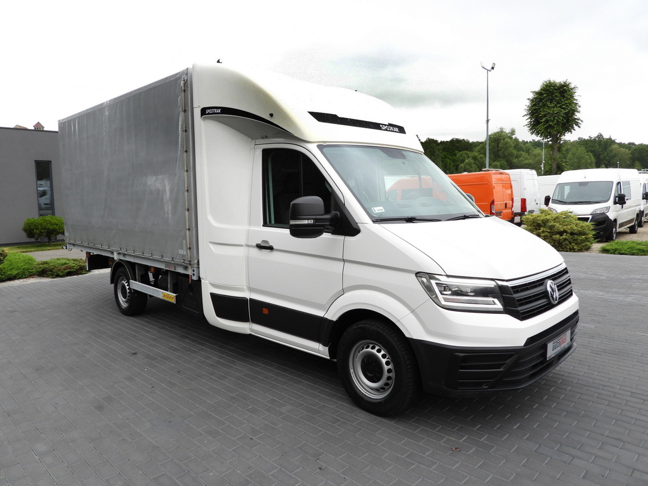 VOLKSWAGEN CRAFTER TARPAULIN 8 PALLETS WEBASTO CRUISE CONTROL LED LIGHTS AIR CONDITIONING 180HP - Furgão de toldo: foto 4 VOLKSWAGEN CRAFTER TARPAULIN 8 PALLETS WEBASTO CRUISE CONTROL LED LIGHTS AIR CONDITIONING 180HP - Furgão de toldo: foto 4