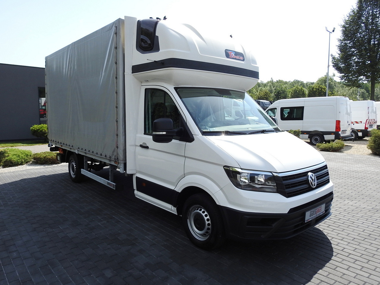VOLKSWAGEN CRAFTER TARPAULIN LIFT 8 PALLETS WEBASTO CRUISE CONTROL 180HP - Furgão de toldo: foto 4 VOLKSWAGEN CRAFTER TARPAULIN LIFT 8 PALLETS WEBASTO CRUISE CONTROL 180HP - Furgão de toldo: foto 4