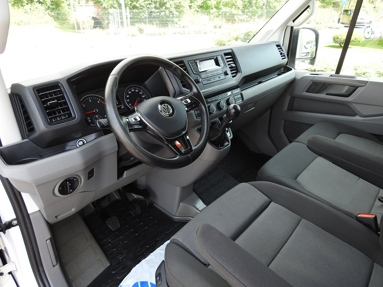 VOLKSWAGEN CRAFTER TARPAULIN LIFT 8 PALLETS WEBASTO CRUISE CONTROL 180HP - Furgão de toldo: foto 2 VOLKSWAGEN CRAFTER TARPAULIN LIFT 8 PALLETS WEBASTO CRUISE CONTROL 180HP - Furgão de toldo: foto 2