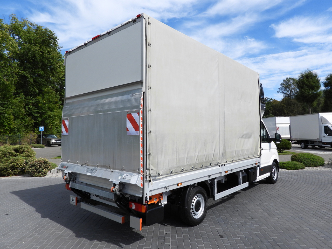VOLKSWAGEN CRAFTER TARPAULIN LIFT 8 PALLETS WEBASTO CRUISE CONTROL LED LIGHTS AIR CONDITIONING 180HP - Furgão de toldo: foto 3 VOLKSWAGEN CRAFTER TARPAULIN LIFT 8 PALLETS WEBASTO CRUISE CONTROL LED LIGHTS AIR CONDITIONING 180HP - Furgão de toldo: foto 3