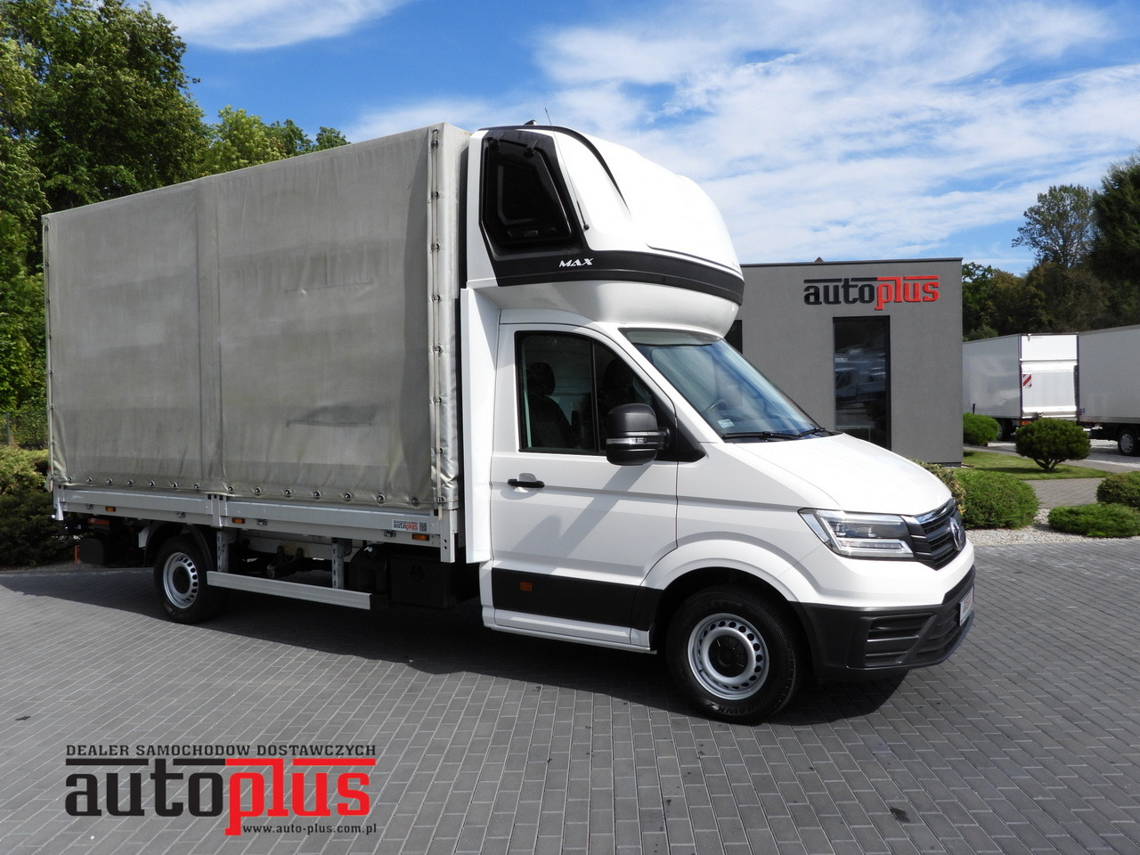 VOLKSWAGEN CRAFTER TARPAULIN LIFT 8 PALLETS WEBASTO CRUISE CONTROL LED LIGHTS AIR CONDITIONING 180HP - Furgão de toldo: foto 1 VOLKSWAGEN CRAFTER TARPAULIN LIFT 8 PALLETS WEBASTO CRUISE CONTROL LED LIGHTS AIR CONDITIONING 180HP - Furgão de toldo: foto 1