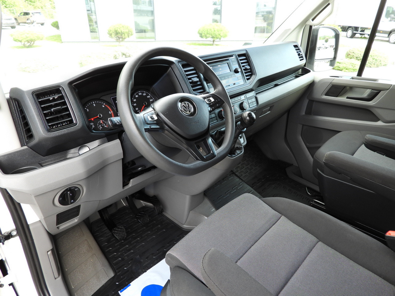 VOLKSWAGEN CRAFTER TARPAULIN LIFT 8 PALLETS WEBASTO CRUISE CONTROL LED LIGHTS AIR CONDITIONING 180HP - Furgão de toldo: foto 2 VOLKSWAGEN CRAFTER TARPAULIN LIFT 8 PALLETS WEBASTO CRUISE CONTROL LED LIGHTS AIR CONDITIONING 180HP - Furgão de toldo: foto 2