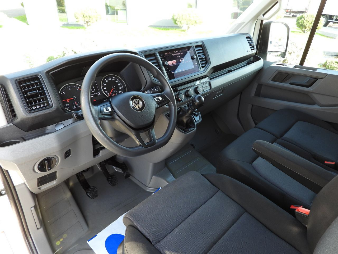 VOLKSWAGEN CRAFTER TIPPER CRUISE CONTROL NAVIGATION TWIN WHEELS AIR CONDITIONING  180HP - Furgão basculante: foto 2 VOLKSWAGEN CRAFTER TIPPER CRUISE CONTROL NAVIGATION TWIN WHEELS AIR CONDITIONING  180HP - Furgão basculante: foto 2