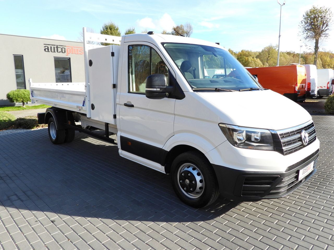 VOLKSWAGEN CRAFTER TIPPER CRUISE CONTROL NAVIGATION TWIN WHEELS AIR CONDITIONING  180HP - Furgão basculante: foto 4 VOLKSWAGEN CRAFTER TIPPER CRUISE CONTROL NAVIGATION TWIN WHEELS AIR CONDITIONING  180HP - Furgão basculante: foto 4