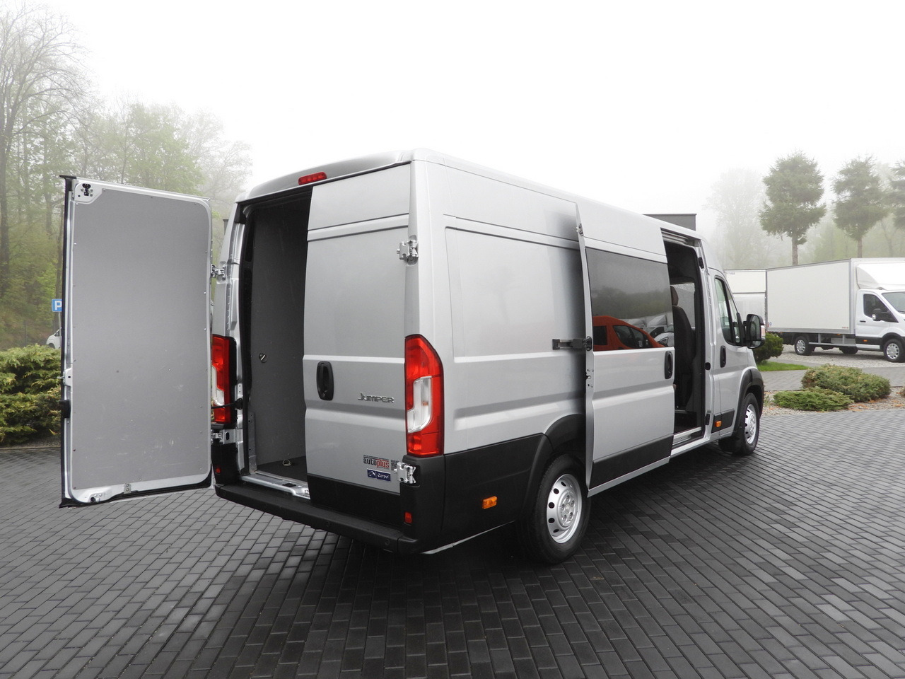 CITROEN JUMPER BOX DELIVERY VAN 7 SEATS CRUISE CONTROL LED LIGHTS AIR CONDITIONING 165HP - Veículo comercial: foto 3 CITROEN JUMPER BOX DELIVERY VAN 7 SEATS CRUISE CONTROL LED LIGHTS AIR CONDITIONING 165HP - Veículo comercial: foto 3