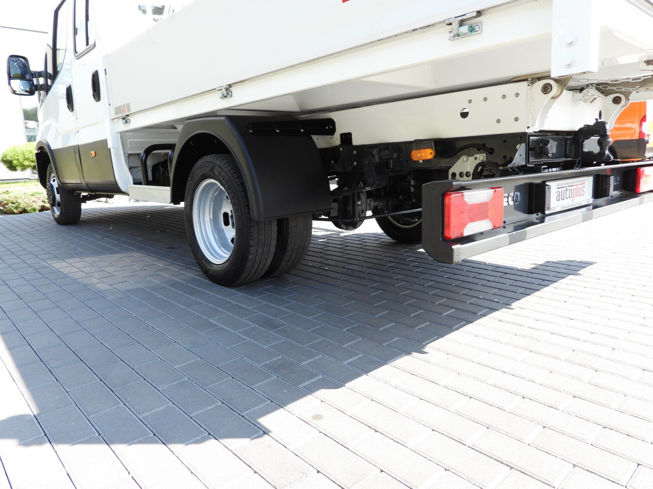 Locação de IVECO DAILY 35C16 TIPPER DOUBLE CABIN DOKA 6 SEATS CRUISE CONTROL NAVIGATION TWIN WHEELS AIR CONDITIONING  160HP IVECO DAILY 35C16 TIPPER DOUBLE CABIN DOKA 6 SEATS CRUISE CONTROL NAVIGATION TWIN WHEELS AIR CONDITIONING  160HP: foto 16