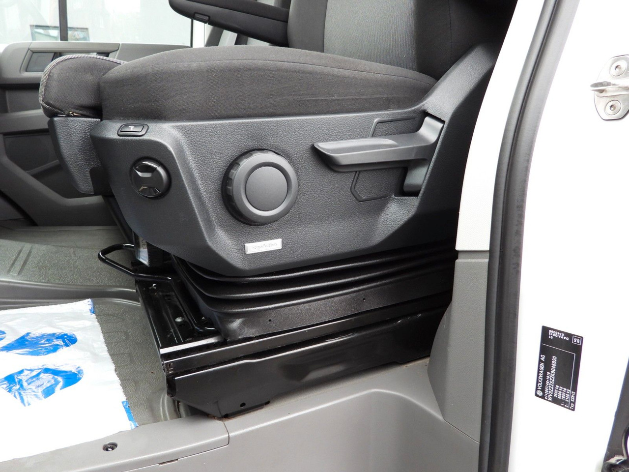 Locação de  Volkswagen CRAFTER  PRITSCHE PLANE 10 PALETTEN WEBASTO Volkswagen CRAFTER  PRITSCHE PLANE 10 PALETTEN WEBASTO: foto 18