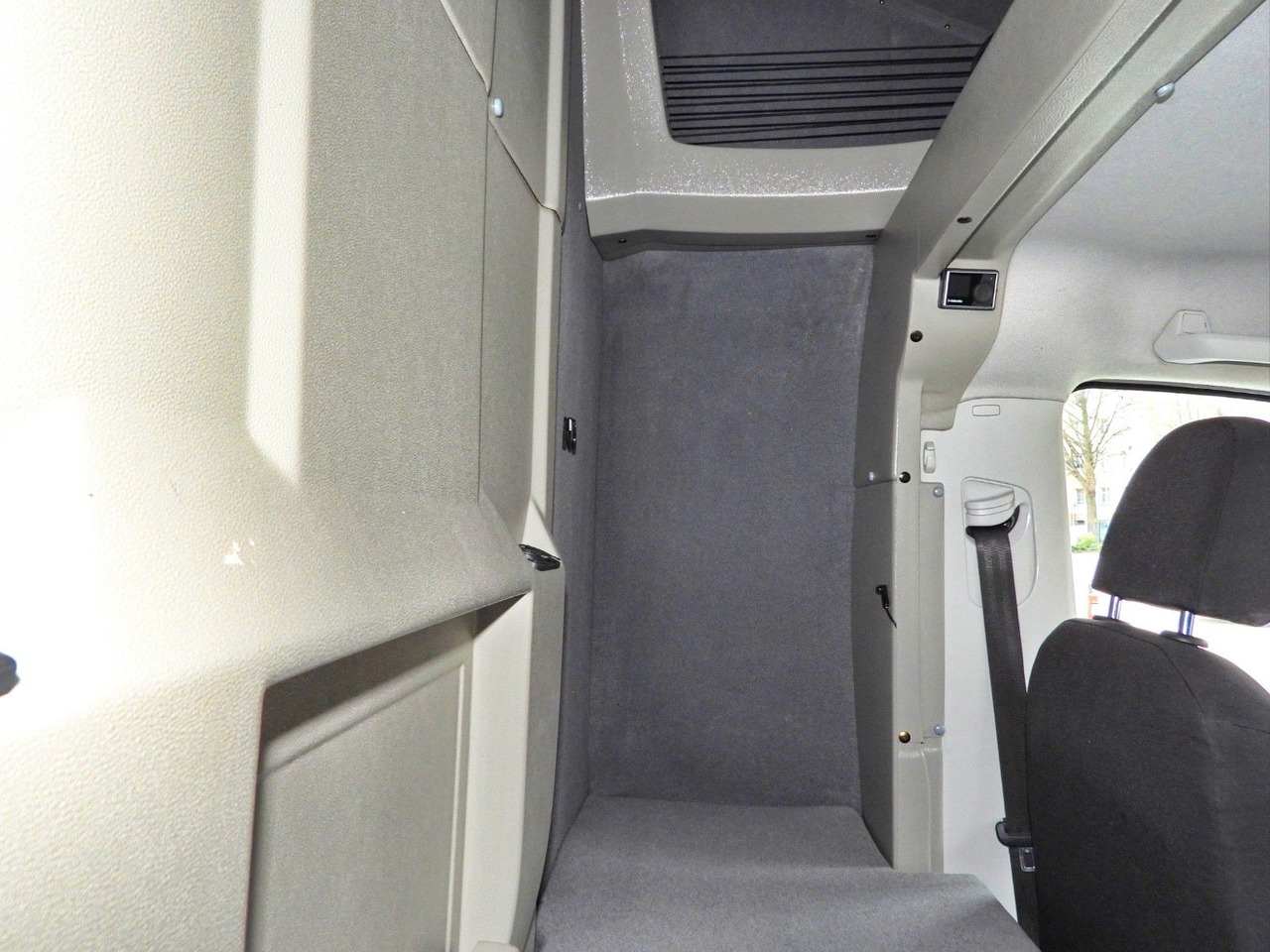 Locação de  Volkswagen CRAFTER  PRITSCHE PLANE 10 PALETTEN WEBASTO Volkswagen CRAFTER  PRITSCHE PLANE 10 PALETTEN WEBASTO: foto 27