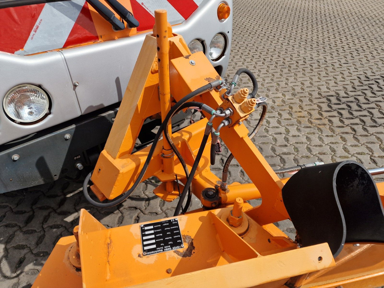 Varredora urbana BokiMobil 1151 Schneepflug: foto 23 Varredora urbana BokiMobil 1151 Schneepflug: foto 23