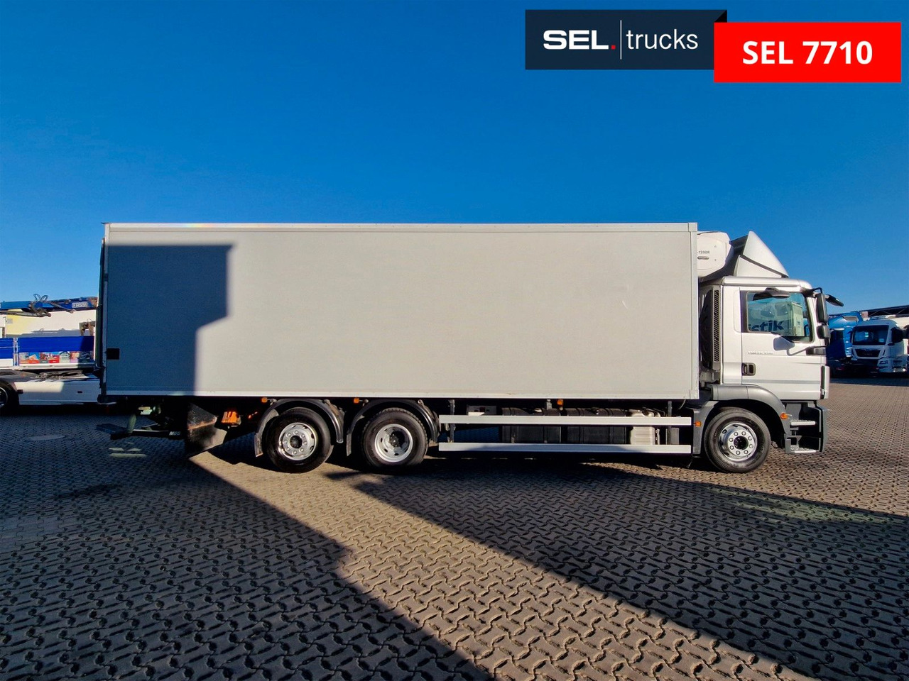 MAN TGM 22.290 6X2-4 LL / Ladebordwand / Thermo King - Caminhão frigorífico: foto 4 MAN TGM 22.290 6X2-4 LL / Ladebordwand / Thermo King - Caminhão frigorífico: foto 4