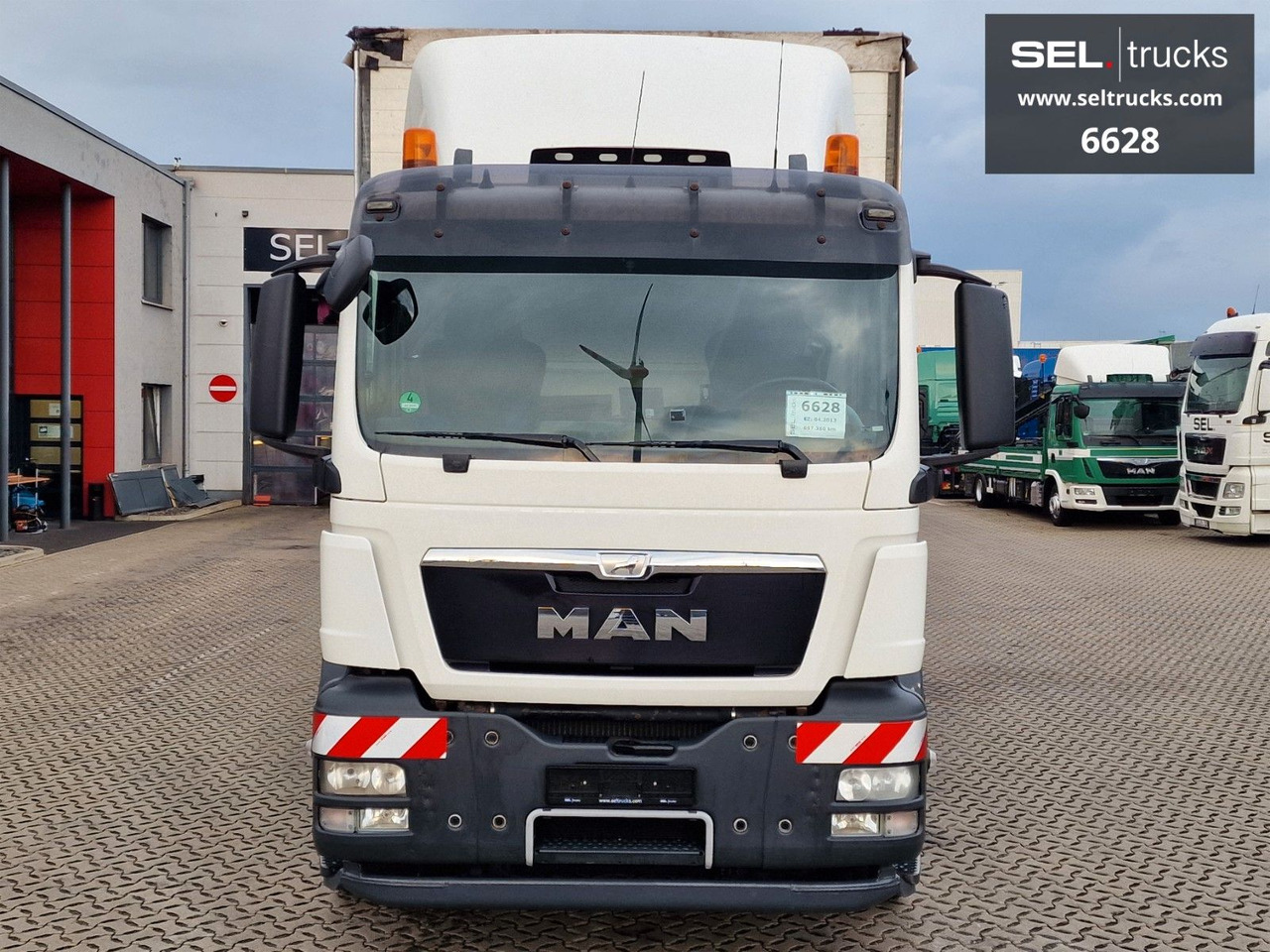 MAN TGS 26.360 / Palfinger PK 22002EH / Lenkachse MAN TGS 26.360 / Palfinger PK 22002EH / Lenkachse - Caminhão grua, Caminhão com lona: foto 4 MAN TGS 26.360 / Palfinger PK 22002EH / Lenkachse MAN TGS 26.360 / Palfinger PK 22002EH / Lenkachse - Caminhão grua, Caminhão com lona: foto 4
