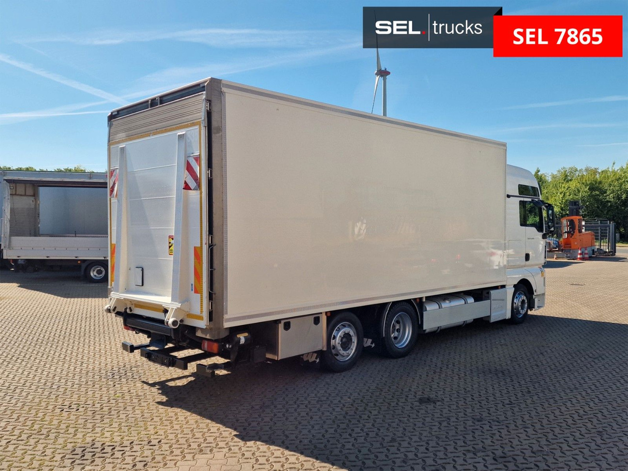MAN TGX 24.400 6X2-2 LL-U / Intarder / Ldbw / Konvek - Caminhão furgão: foto 5 MAN TGX 24.400 6X2-2 LL-U / Intarder / Ldbw / Konvek - Caminhão furgão: foto 5