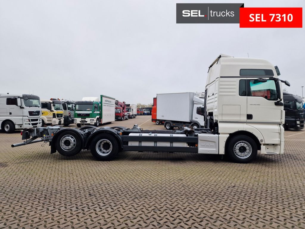 MAN TGX 26.460 6x2-2 LL / ZF Intarder / Standklima - Caminhão transportador de contêineres/ Caixa móvel: foto 4 MAN TGX 26.460 6x2-2 LL / ZF Intarder / Standklima - Caminhão transportador de contêineres/ Caixa móvel: foto 4