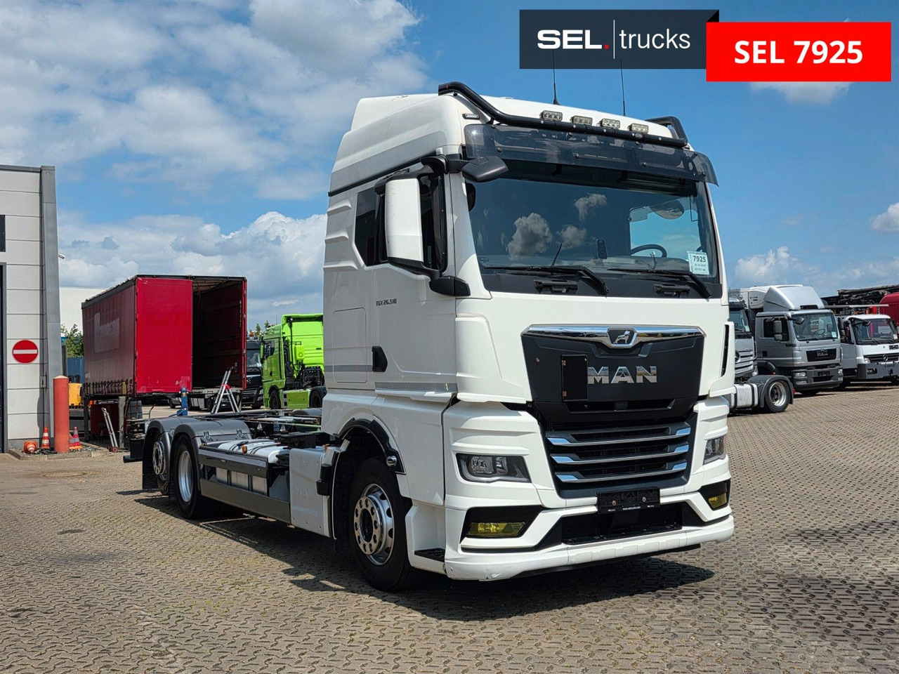 MAN TGX 26.510 6x2-2 LL CH / ZF Intarder / Liftachse - Caminhão transportador de contêineres/ Caixa móvel: foto 3 MAN TGX 26.510 6x2-2 LL CH / ZF Intarder / Liftachse - Caminhão transportador de contêineres/ Caixa móvel: foto 3