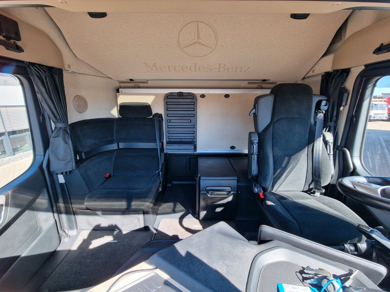 Caminhão com lona Mercedes-Benz Actros 2548 / Retarder / Euro 6E / Aluklappen: foto 17