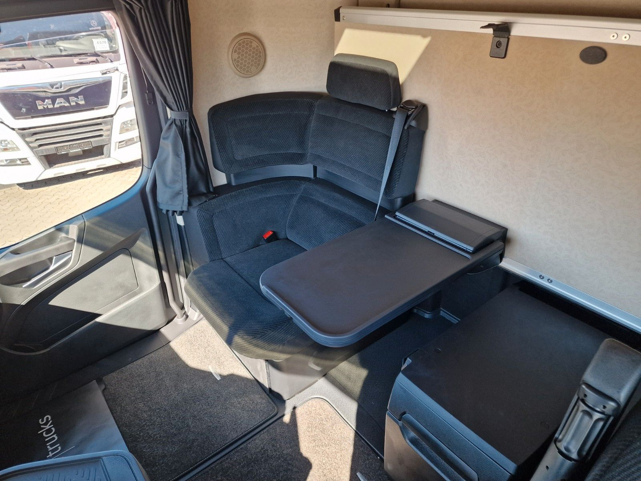 Caminhão com lona Mercedes-Benz Actros 2548 / Retarder / Euro 6E / Aluklappen: foto 20