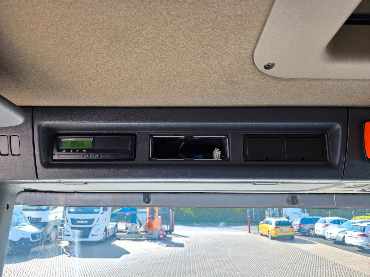 Caminhão chassi Scania P420 LB6X2*4MNA / Retarder  / PTO / ADR: foto 26