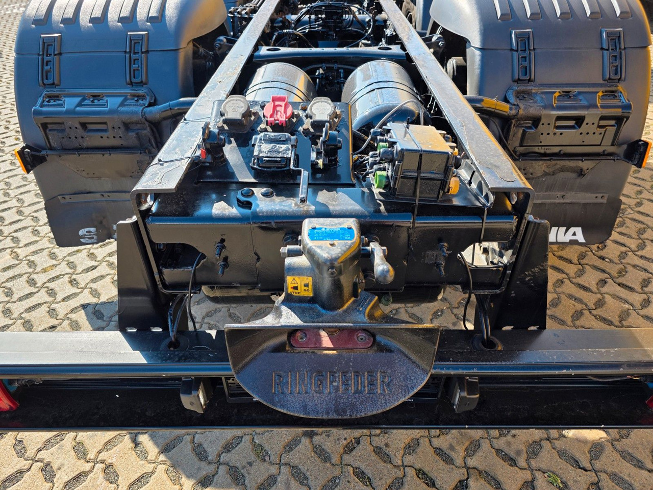 Caminhão chassi Scania P420 LB6X2*4MNA / Retarder  / PTO / ADR: foto 11