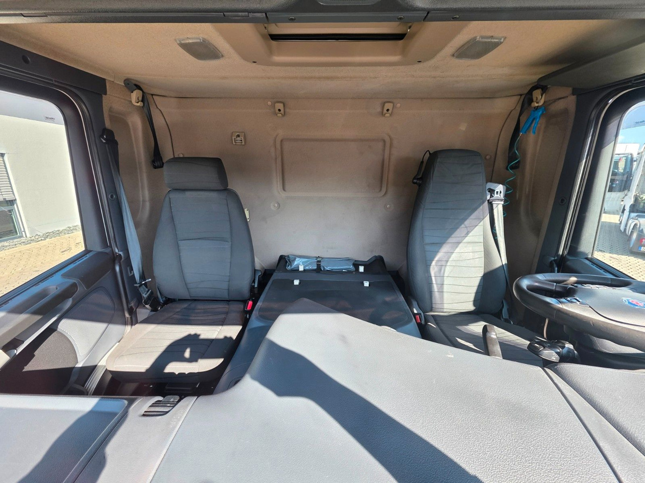 Caminhão chassi Scania P420 LB6X2*4MNA / Retarder  / PTO / ADR: foto 24