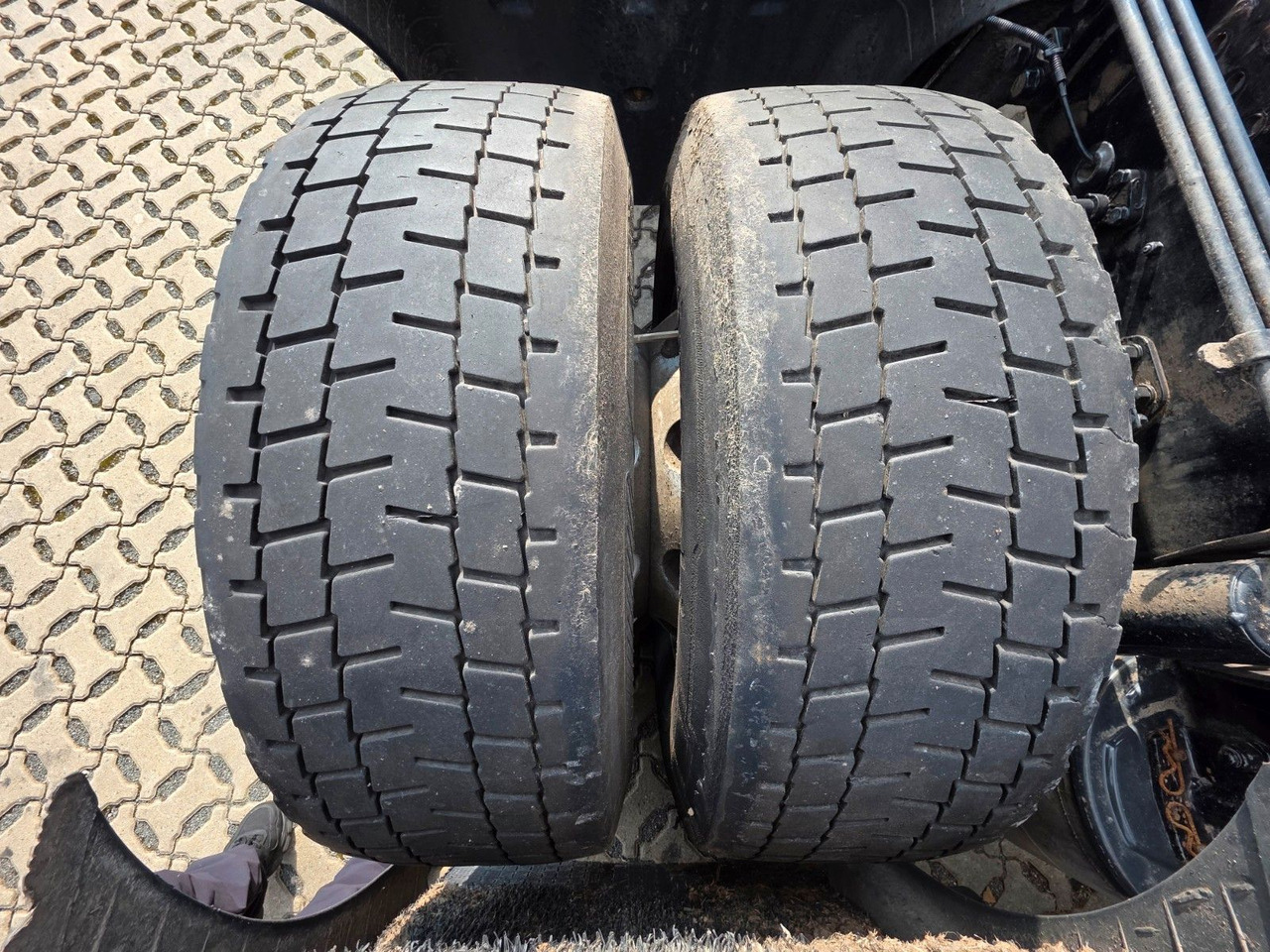 Caminhão chassi Scania P420 LB6X2*4MNA / Retarder  / PTO / ADR: foto 37