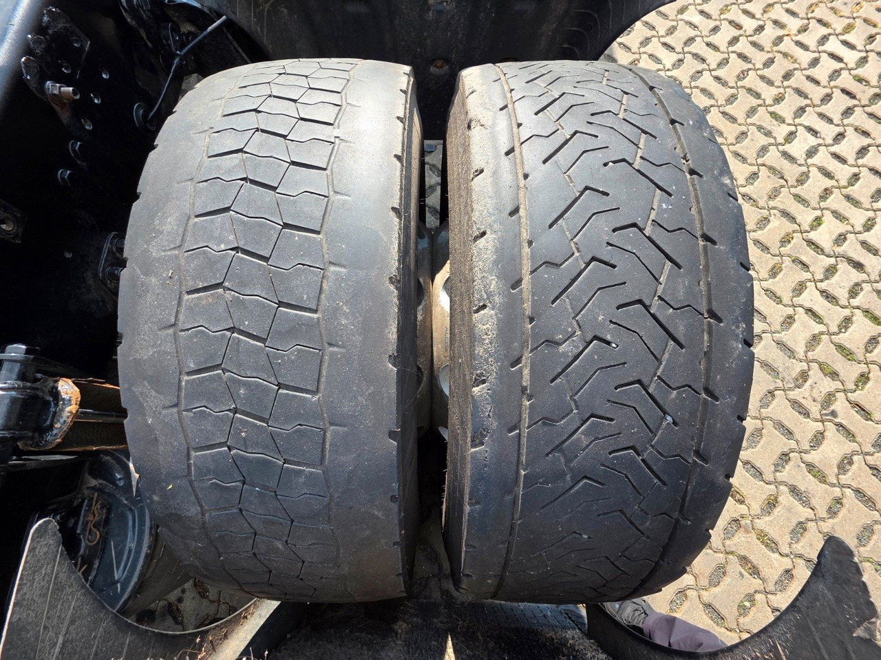 Caminhão chassi Scania P420 LB6X2*4MNA / Retarder  / PTO / ADR: foto 42