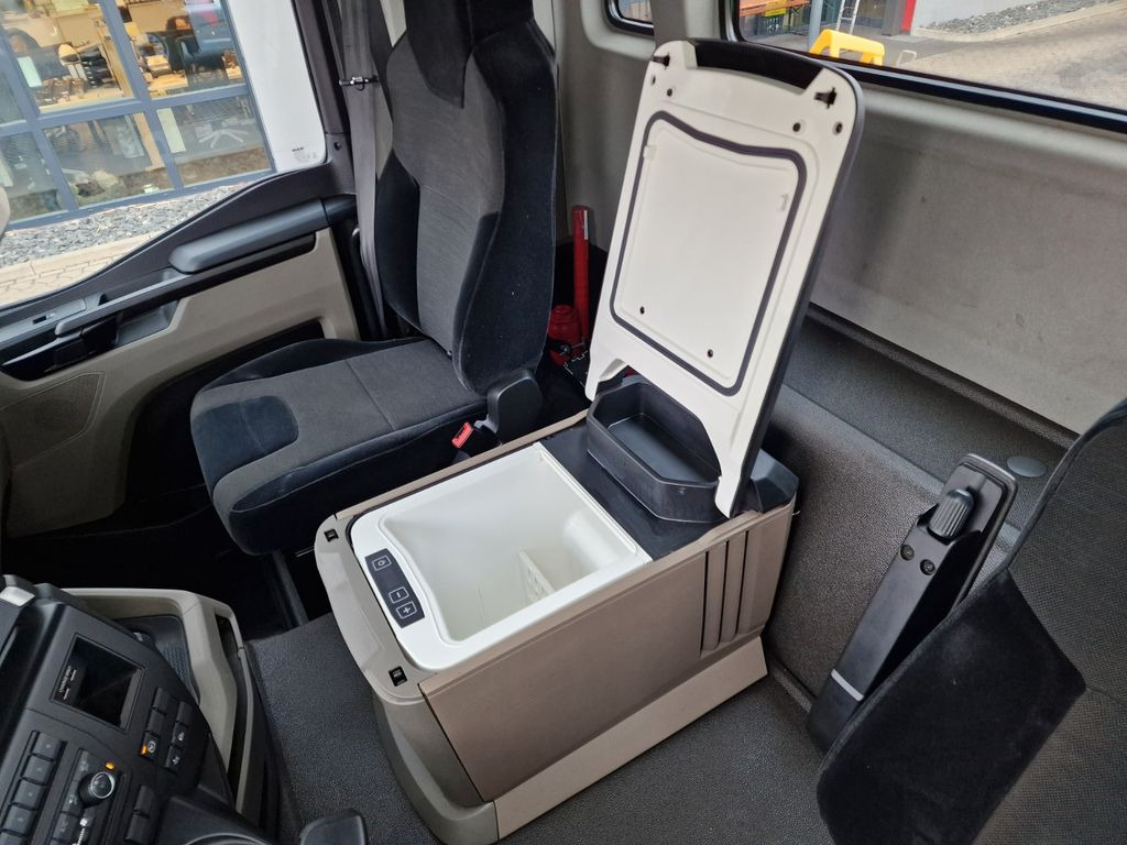 Tractor MAN TGS 26.510 6x2/4 BL SA / ZF Intarder / Lenkachse MAN TGS 26.510 6x2/4 BL SA / ZF Intarder / Lenkachse: foto 20 Tractor MAN TGS 26.510 6x2/4 BL SA / ZF Intarder / Lenkachse MAN TGS 26.510 6x2/4 BL SA / ZF Intarder / Lenkachse: foto 20