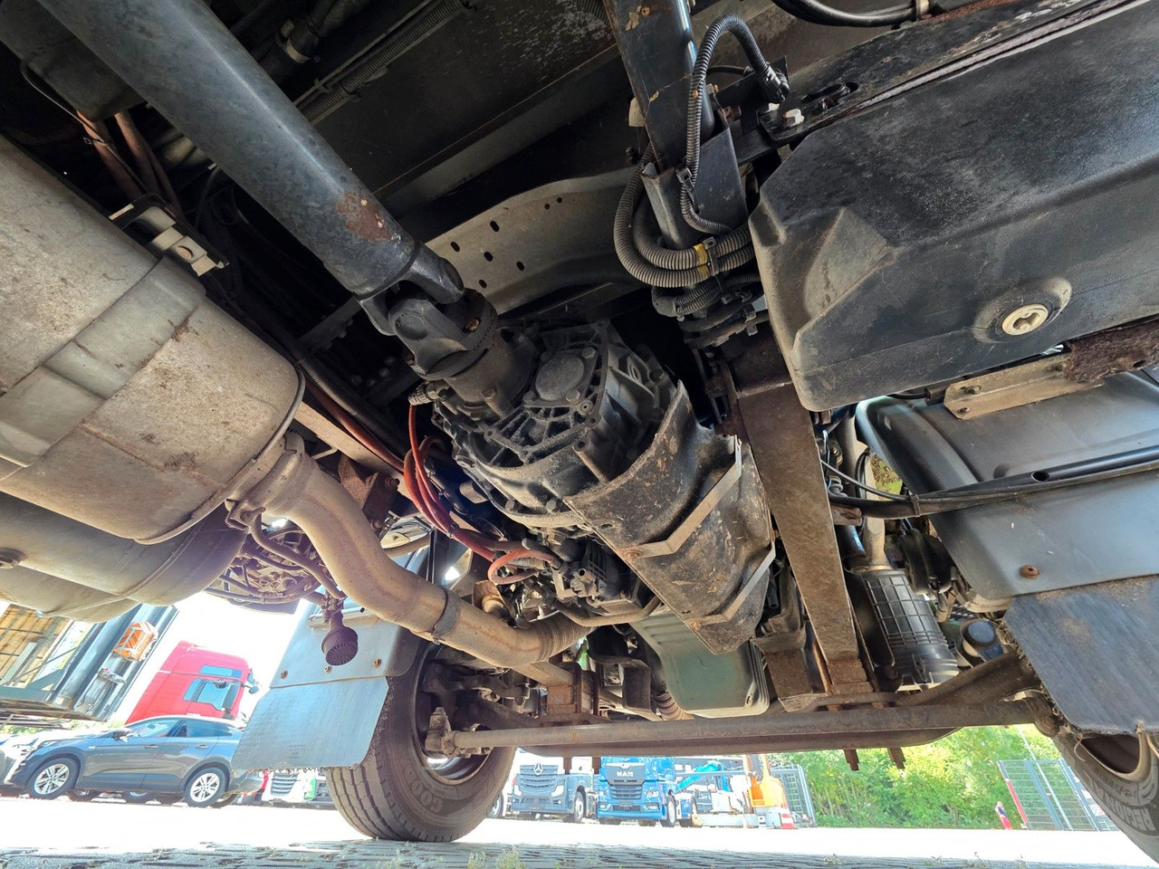 Caminhão com lona Volvo FL 240: foto 12