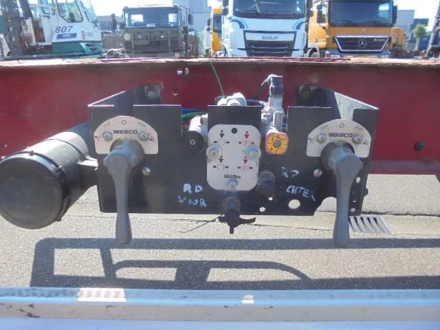 Reboque transportador de contêineres/ Caixa móvel CIMC DC 02: foto 9 Reboque transportador de contêineres/ Caixa móvel CIMC DC 02: foto 9