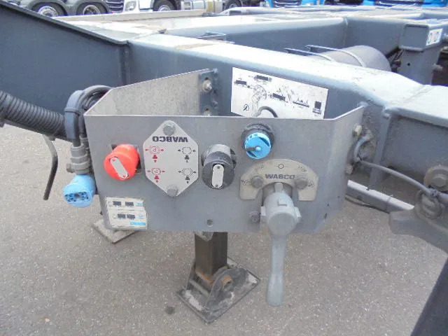Semireboque transportador de contêineres/ Caixa móvel D-Tec CT-53-04D: foto 8