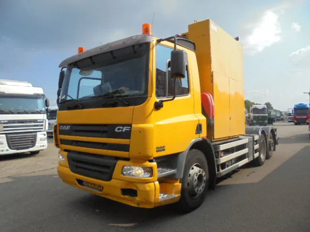 DAF 75.240 75 240 6X2 - Caminhão de lixo: foto 1 DAF 75.240 75 240 6X2 - Caminhão de lixo: foto 1