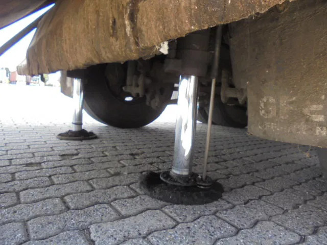 Caminhão de lixo DAF CF 75 6X2: foto 17
