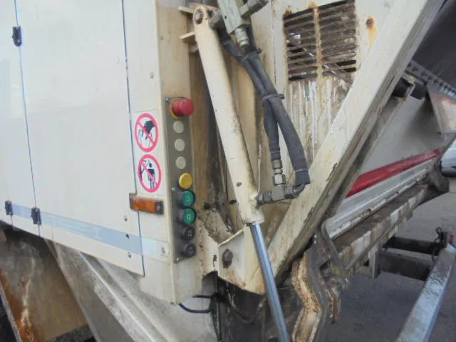 Caminhão de lixo DAF FAN CF75-250 6X2: foto 11