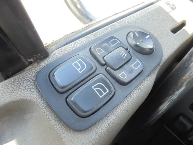 Caminhão de lixo DAF FAN CF75-250 6X2: foto 19