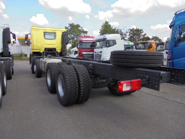 DAF XD 450 F 8X4 NIEUW MET FABRIEKS GARANTIE - Caminhão chassi: foto 4 DAF XD 450 F 8X4 NIEUW MET FABRIEKS GARANTIE - Caminhão chassi: foto 4