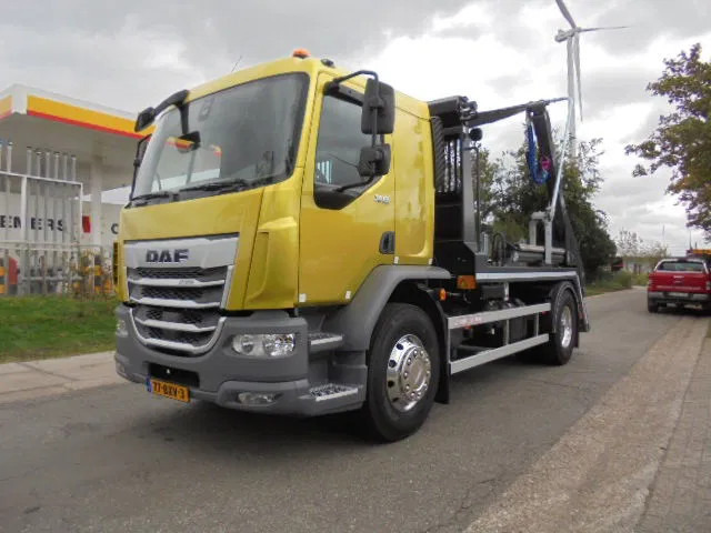 DAF XD XB 290 NIEUW MET FABRIEKS GARANTIE - Caminhão multibenne: foto 1 DAF XD XB 290 NIEUW MET FABRIEKS GARANTIE - Caminhão multibenne: foto 1