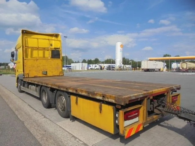 DAF XF 510 FAR 6X2 - Camião de caixa aberta/ Plataforma: foto 5 DAF XF 510 FAR 6X2 - Camião de caixa aberta/ Plataforma: foto 5