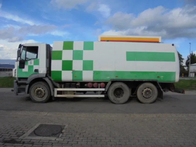 Caminhão tanque Iveco Stralis 270: foto 8