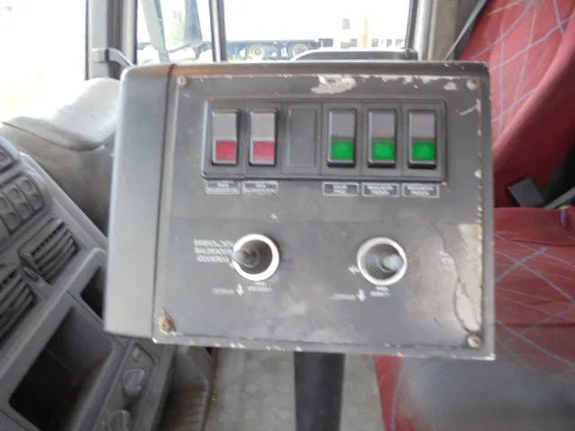 Caminhão tanque Iveco Stralis 270: foto 20