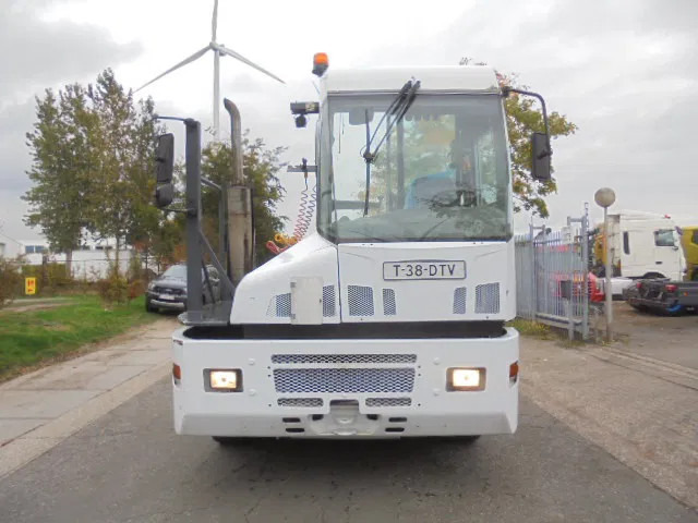 Kalmar TT616I TT616IC-9-L1A8 - Tractor de terminal: foto 2 Kalmar TT616I TT616IC-9-L1A8 - Tractor de terminal: foto 2