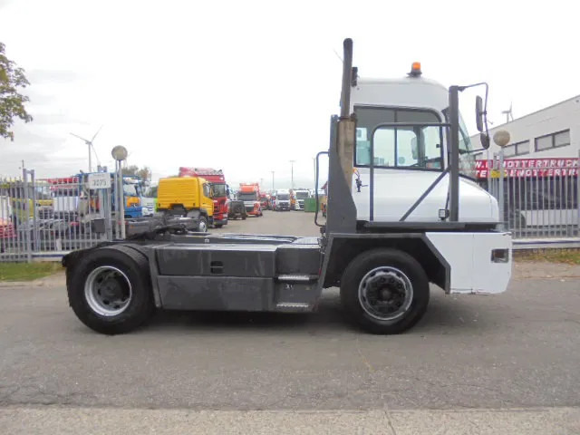 Kalmar TT616I TT616IC-9-L1A8 - Tractor de terminal: foto 4 Kalmar TT616I TT616IC-9-L1A8 - Tractor de terminal: foto 4