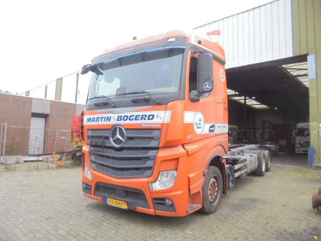 Mercedes-Benz Actros 2542 LS 6X2 ENGINE BROKE - Caminhão transportador de contêineres/ Caixa móvel: foto 1 Mercedes-Benz Actros 2542 LS 6X2 ENGINE BROKE - Caminhão transportador de contêineres/ Caixa móvel: foto 1